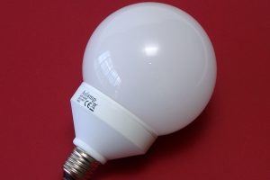 Lâmpada Economizadora GLOB 24W 2700K (TR893)