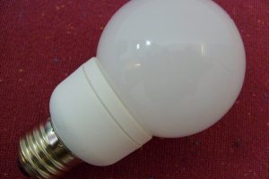 Lâmpada Economizadora Esférica Normal E27 9W (TR941)